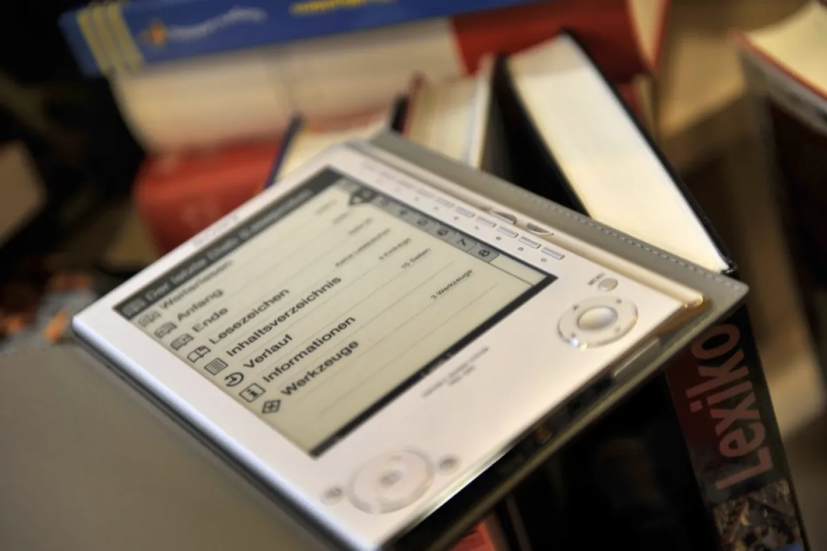 Românii, la coada clasamentului UE privind cumpărarea online de cărți și la cumpărarea cărților în format electronic