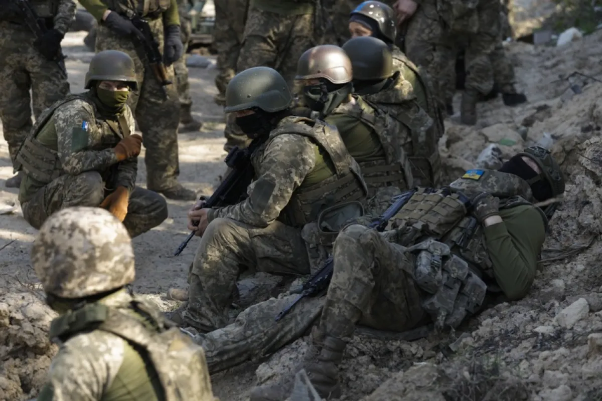 Membrii „Batalionului Siberian” participă la antrenamentul lor militar pe un poligon de tragere lângă Kiev, Ucraina, 10 aprilie 2024