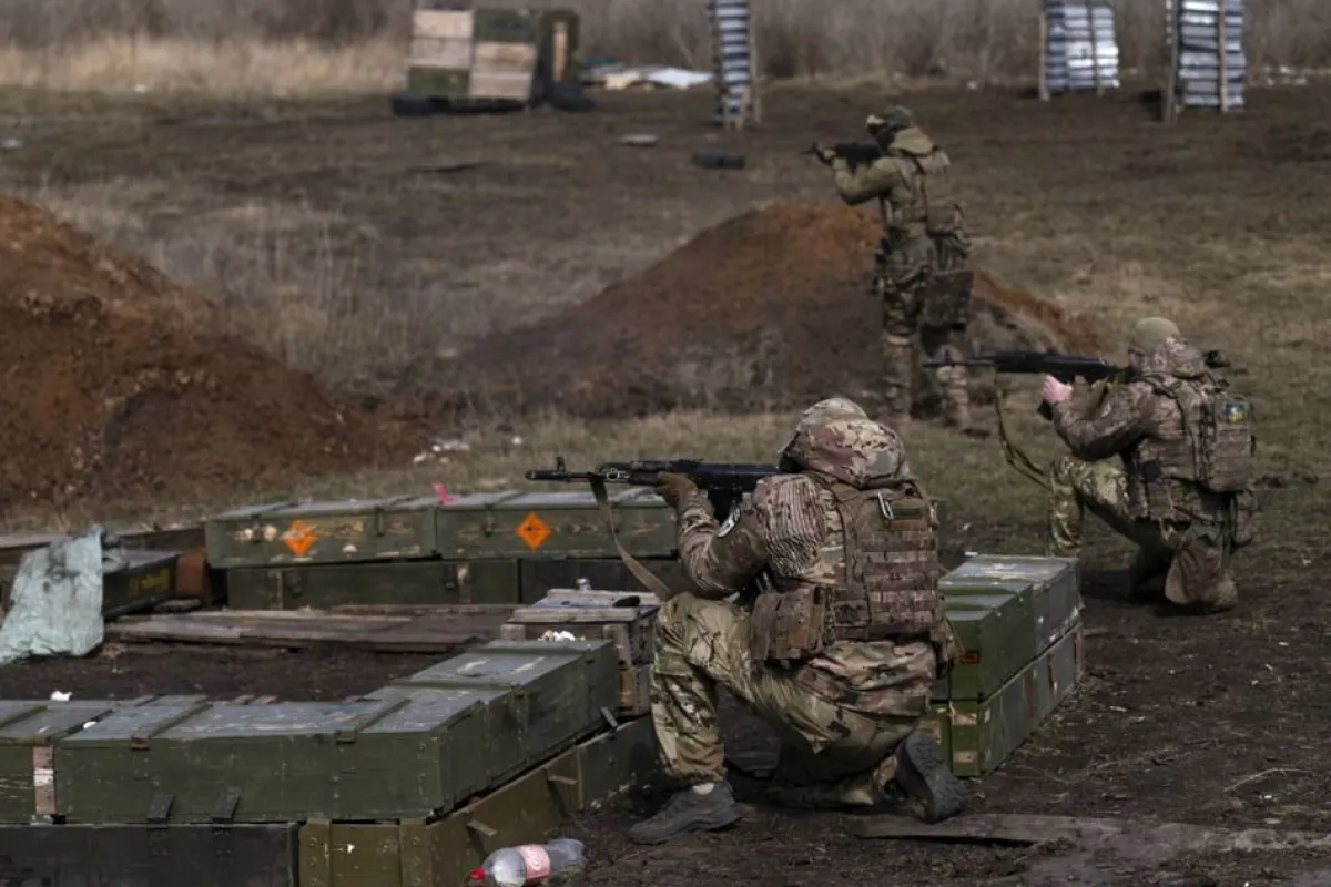 Ucrainenii susţin că au respins zeci de atacuri ruseşti