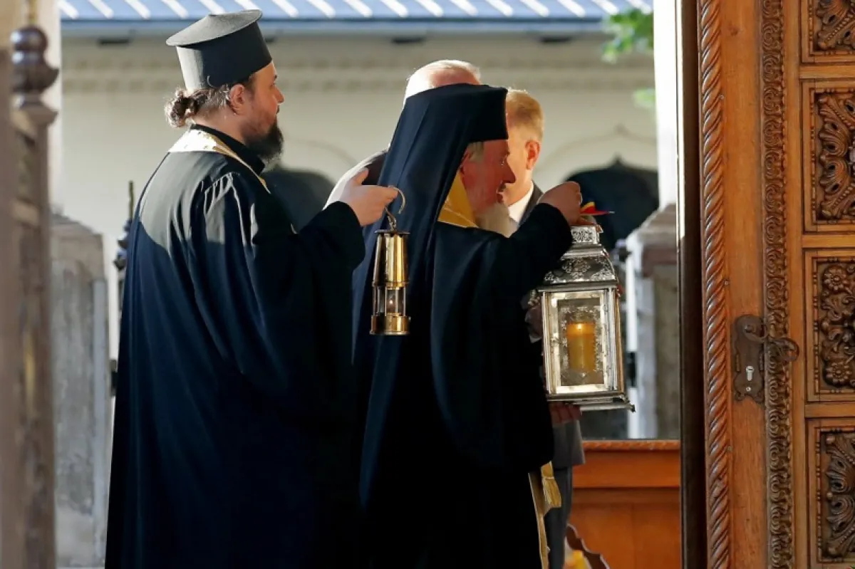 Sfânta Lumină de la Ierusalim a ajuns în România