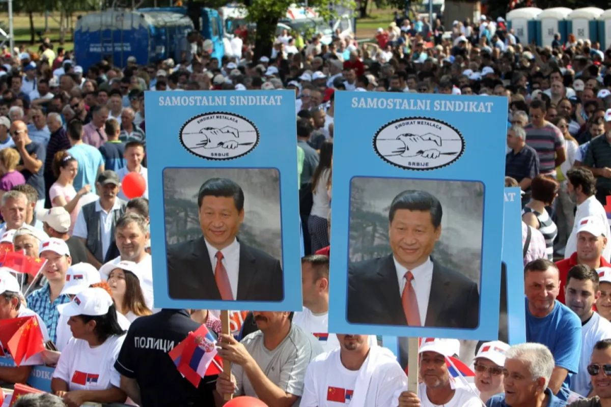 Președintele Chinei își continuă turneul european în Serbia