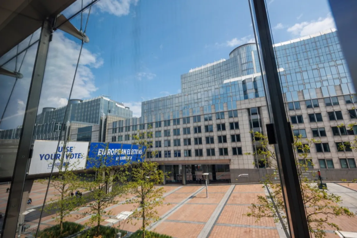 Zece orașe din România vor proiecta mesaje pe monumente importante, înainte de alegerile europarlamentare