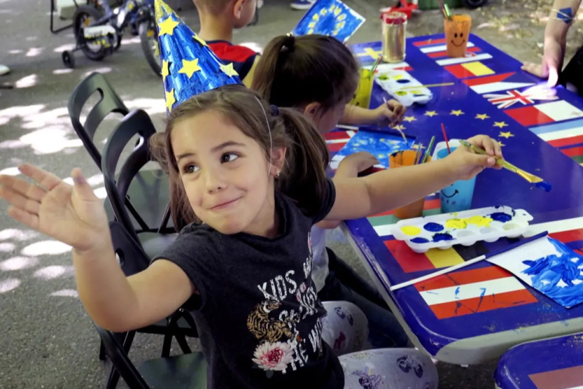 Drapelul Uniunii Europene va fi proiectat, astăzi, pe faţada Palatului Parlamentului