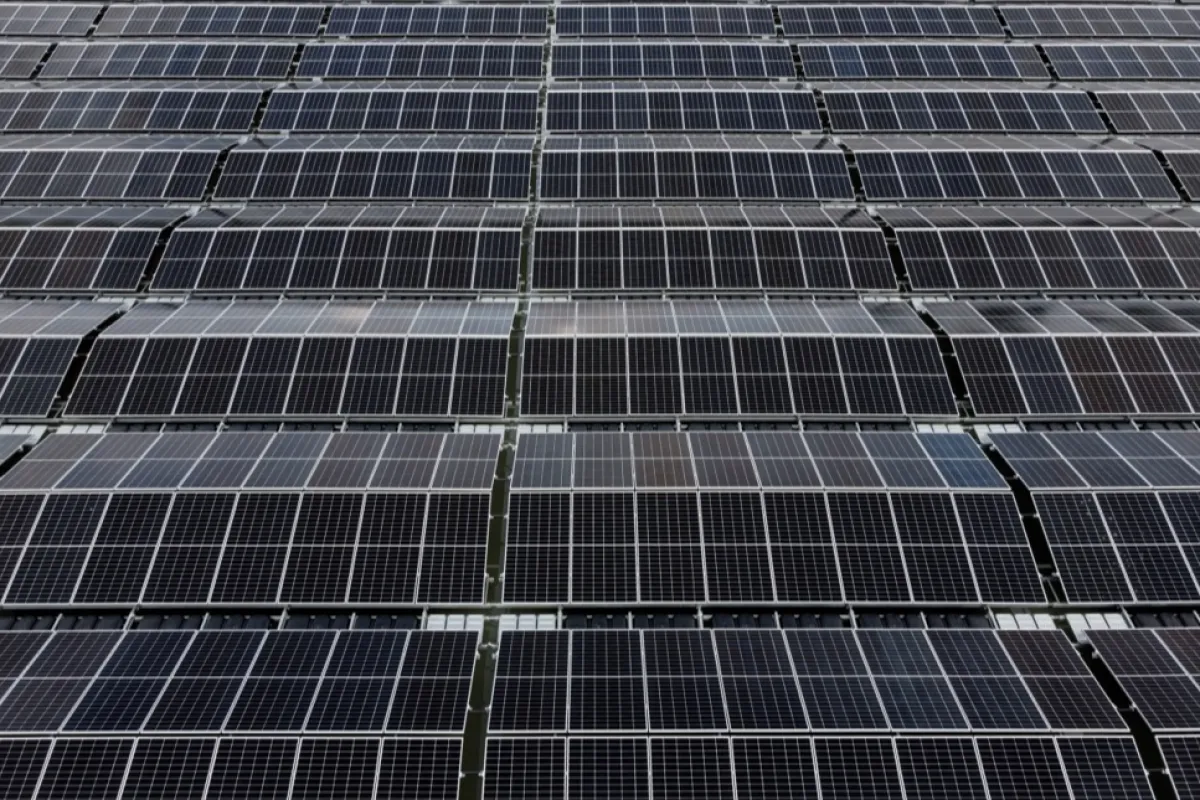 UE renunţă la investigaţia privind ofertele unor firme chinezeşti pentru un parc fotovoltaic din România