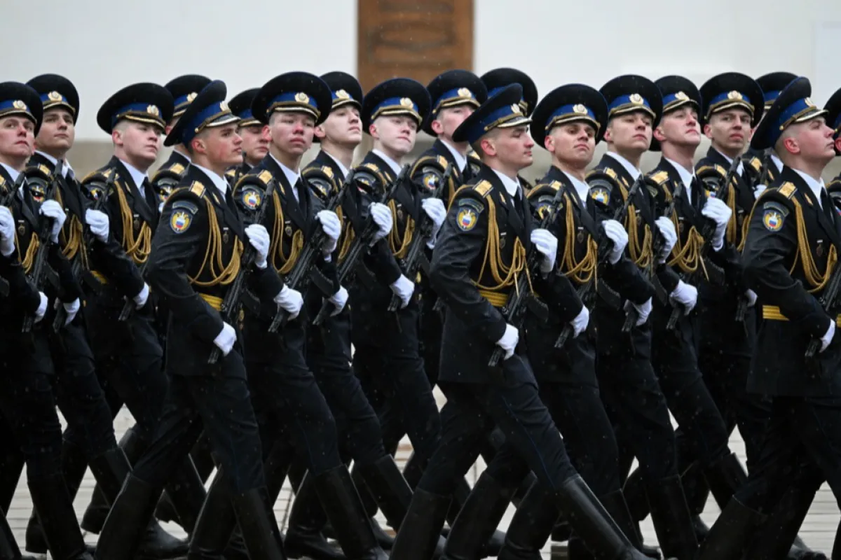 Soldații ruși participă la parada Regimentului Prezidențial din Piața Catedralei Kremlinului, după o ceremonie de inaugurare a lui Vladimir Putin ca președinte al Rusiei, la Kremlin, Moscova, Rusia, 07 mai 2024.