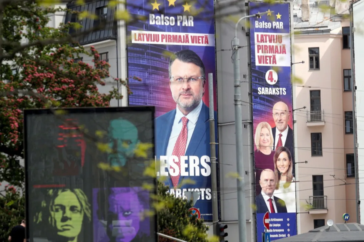 MAE a început distribuirea materialelor necesare votării, către secţiile de votare din străinătate