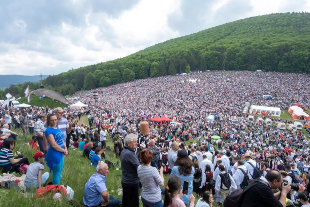 A început pelerinajul de Rusaliile catolice, la Șumuleu Ciuc