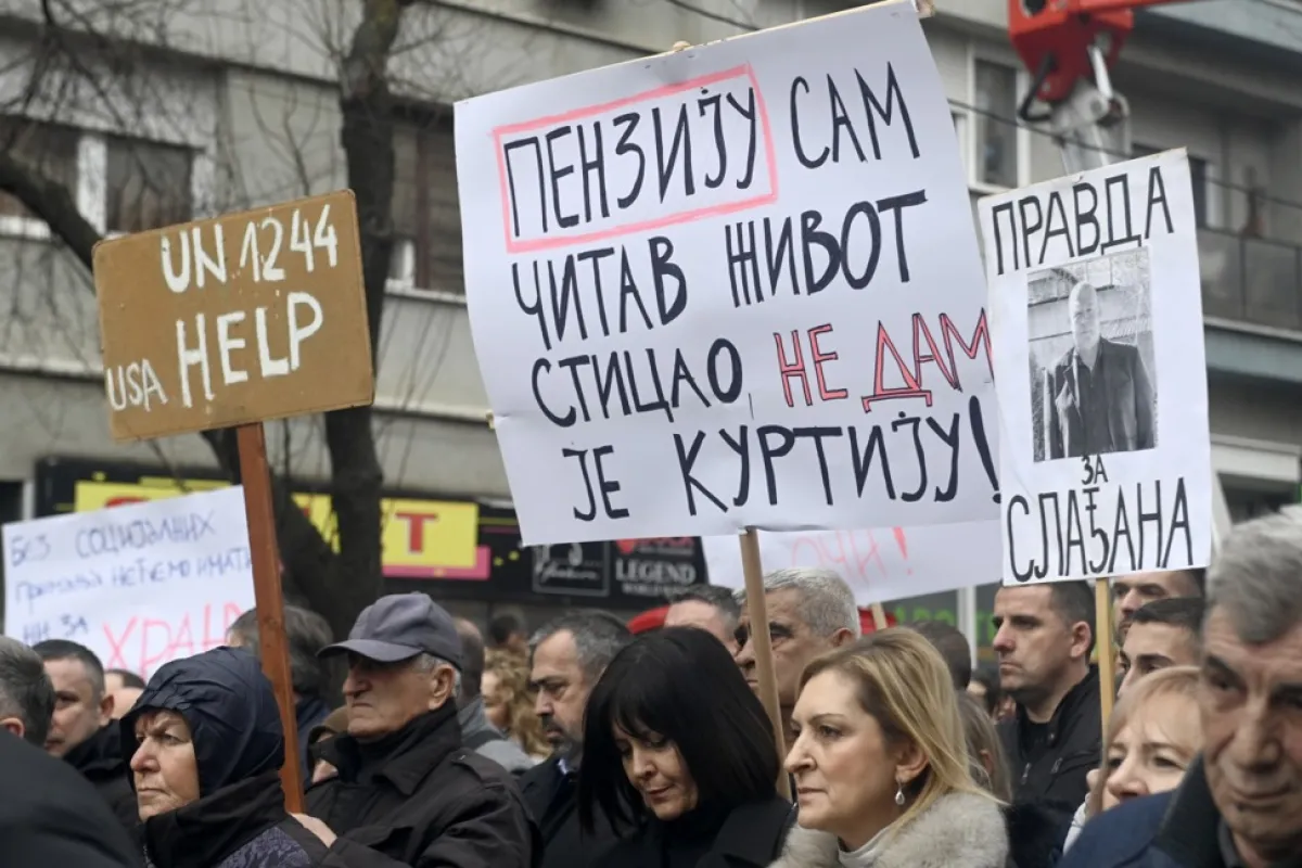 Kosovo a închis sucursalele unei bănci sârbe