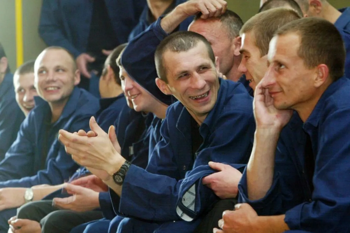 Ucraina eliberează primii deţinuţi care vor să meargă pe front