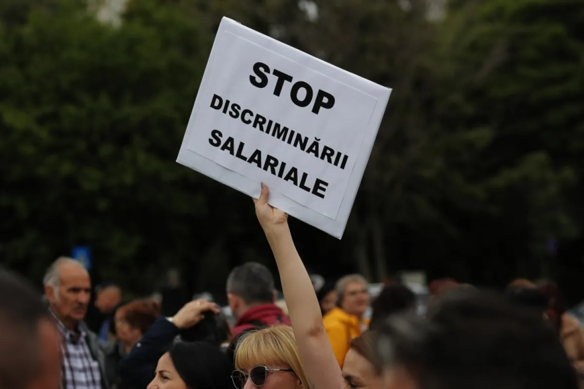 Salariile bugetarilor au crescut cu peste 20% față de anul trecut