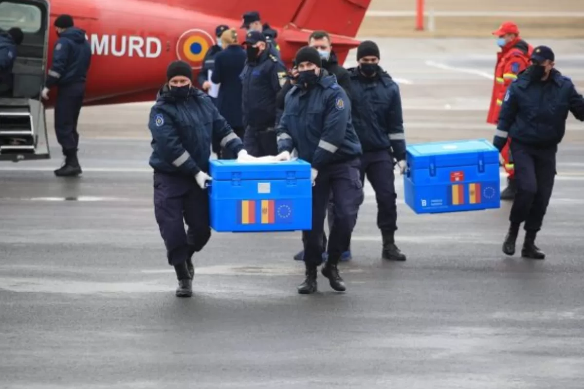 De la „poduri de flori” la pragmatism. Soft power românesc în Moldova.