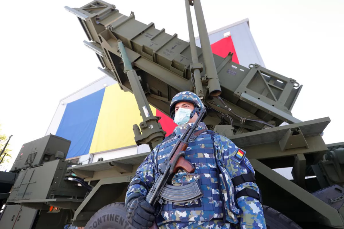 FAKE NEWS: România risipește bani pe înzestrare militară