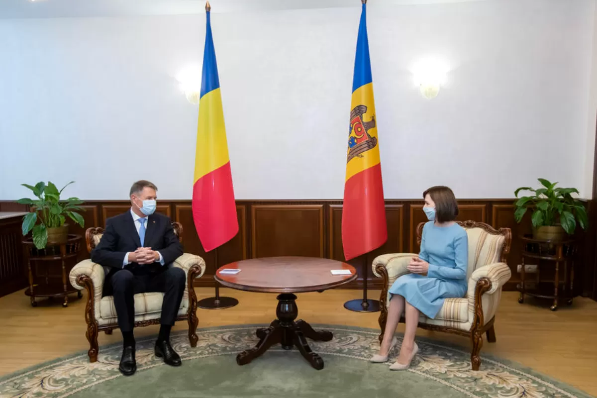 Societatea civilă îi cere Guvernului de la Bucureşti să sprijine imunizarea anti-COVID-19 a tuturor cetăţenilor din Republica Moldova