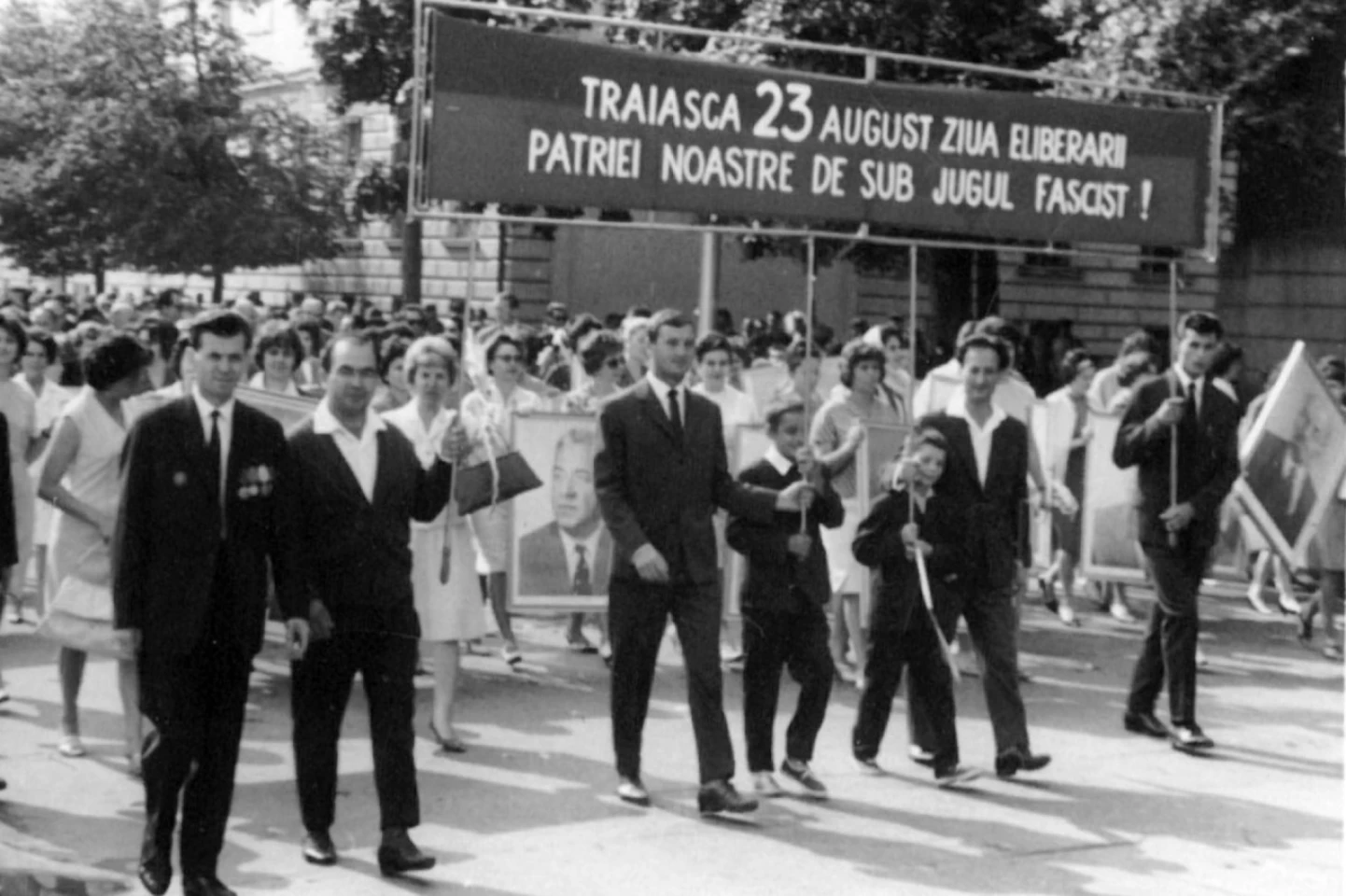 23 august 1944, un eveniment interpretat permanent prin prisma politicii. Cât de important a fost?