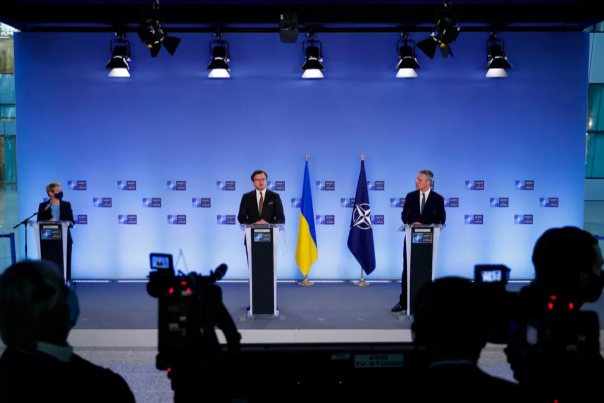 Secretarul general al NATO, Jens Stoltenberg, i-a cerut Rusiei să pună capăt desfăşurării de trupe la graniţa cu Ucraina