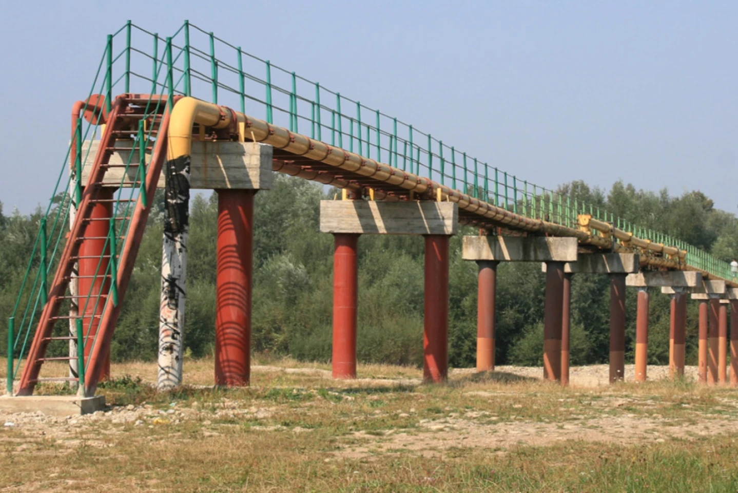 The Moscow Times: Why Is Ukraine Still Helping Fuel Russia’s War Machine?