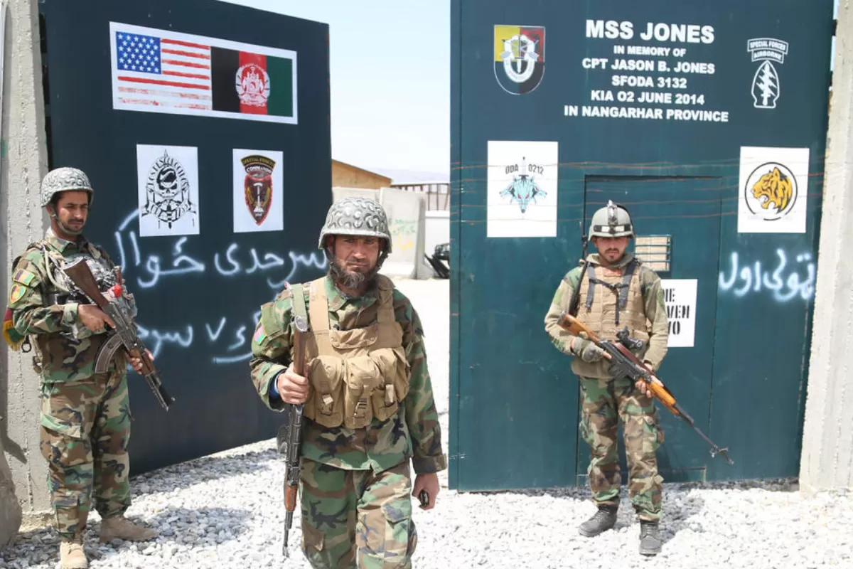 Cimitirul imperiilor înghite Statele Unite și NATO