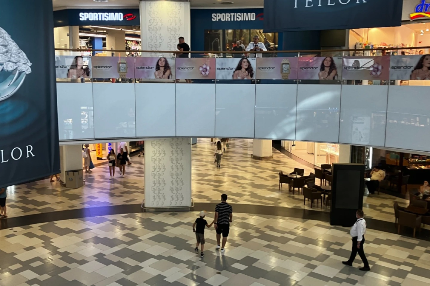 Salariul mediu în România a crescut cu peste 16 procente