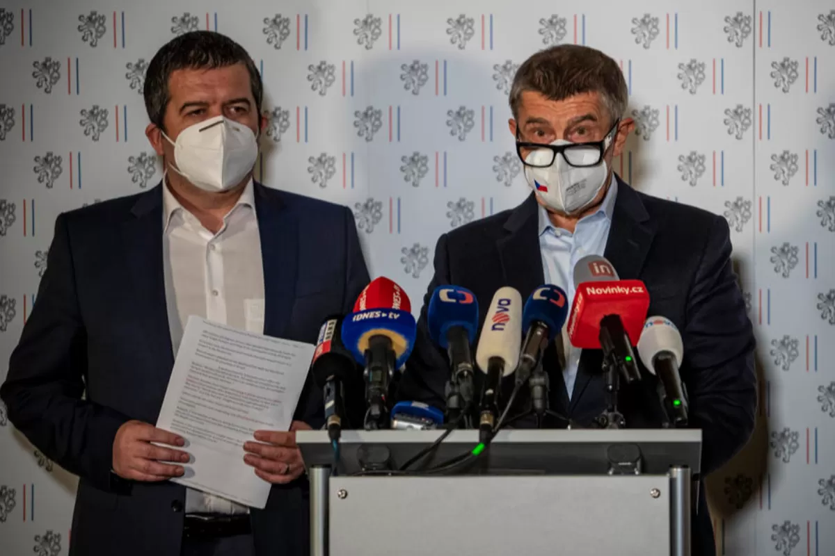 Premierul ceh Andrej Babis spune că există probe certe că agenţi ai spionajului militar rusesc, GRU, sunt implicaţi în explozia unui depozit de muniţii, în care au fost ucişi doi oameni