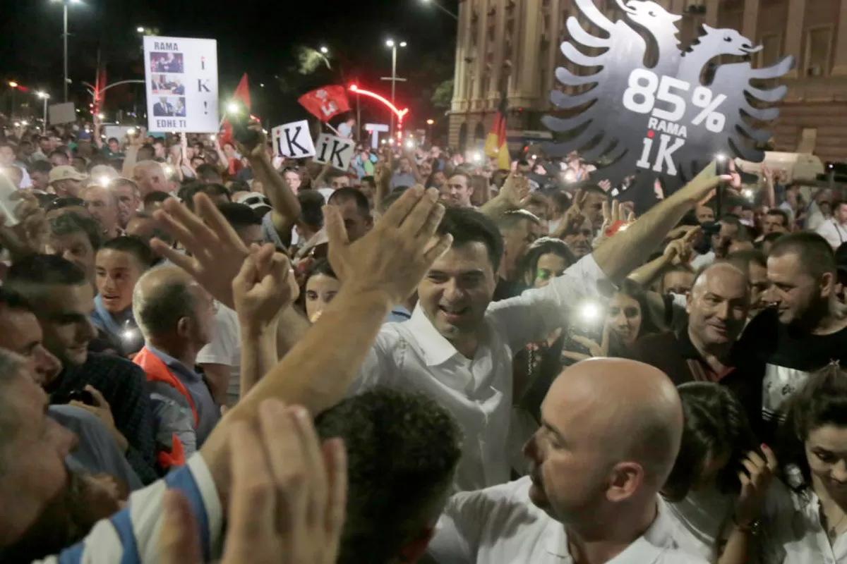 Un mort și patru răniți într-un incident care a opus militanți ai unor partide rivale, înaintea alegerilor legislative din Albania