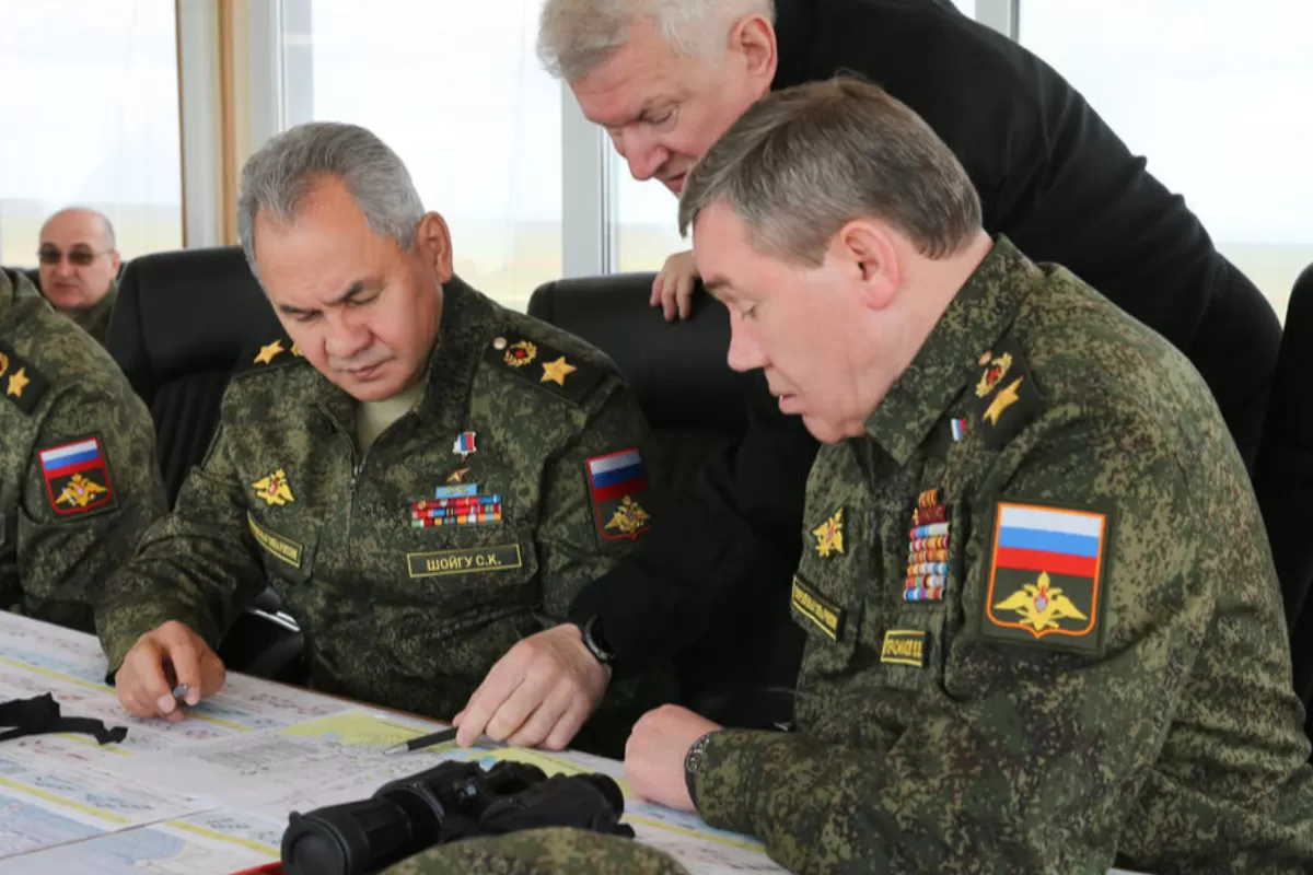 Rusia anunţă că a început să-şi retragă trupele masate în ultima vreme în Crimeea