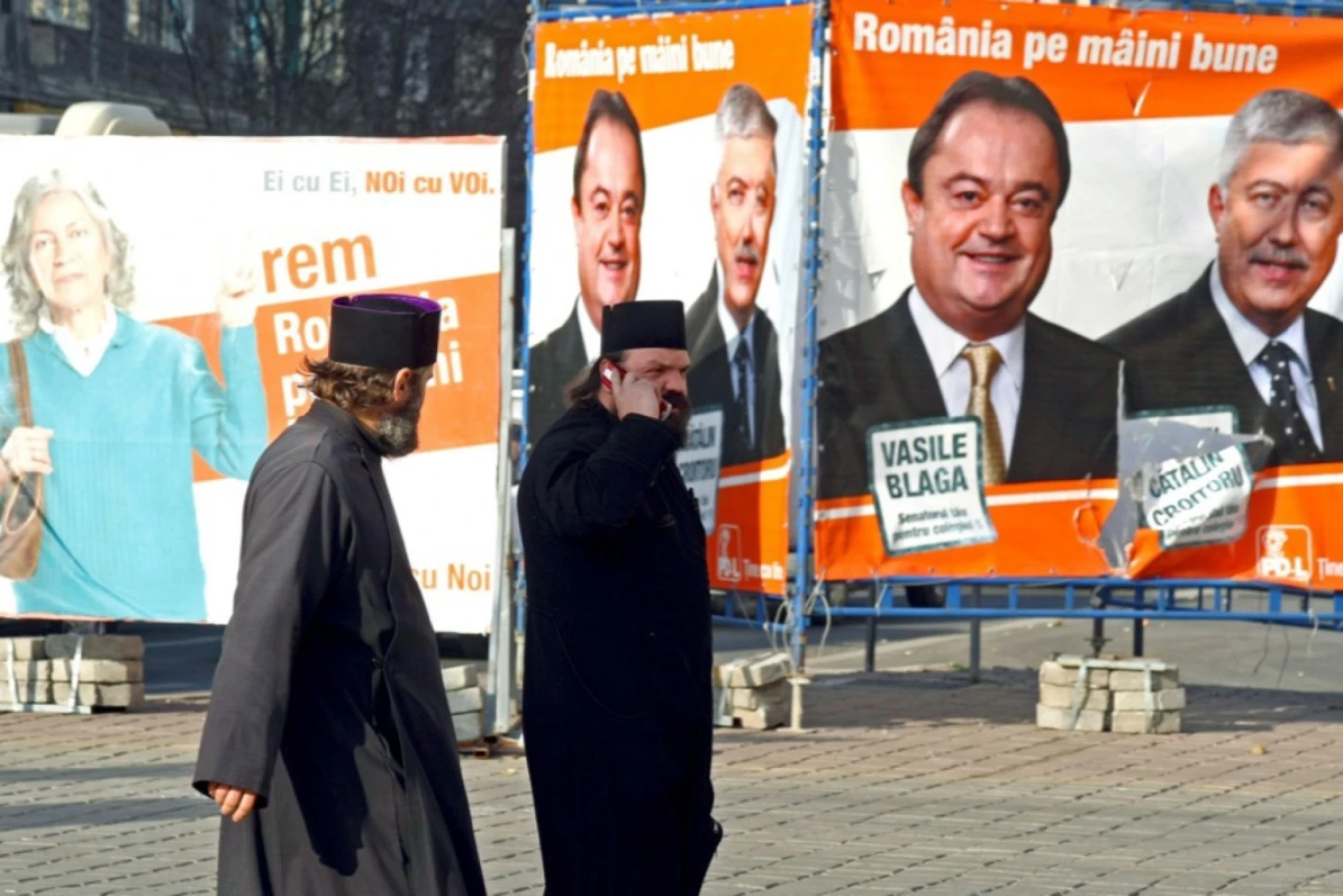 Alegeri și „resetări” în România post-comunistă. 2008: scrutin în vreme de război între palate