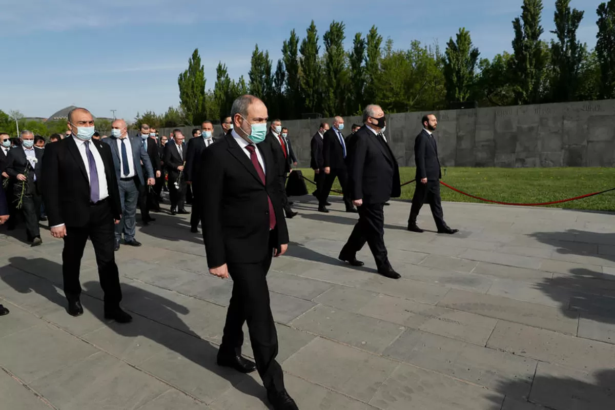 Premierul armean, Nikol Pașinian, și-a anunțat, duminică, demisia, dar a precizat că-și va exercita interimar atribuțiile până la alegerile legislative anticipate din iunie