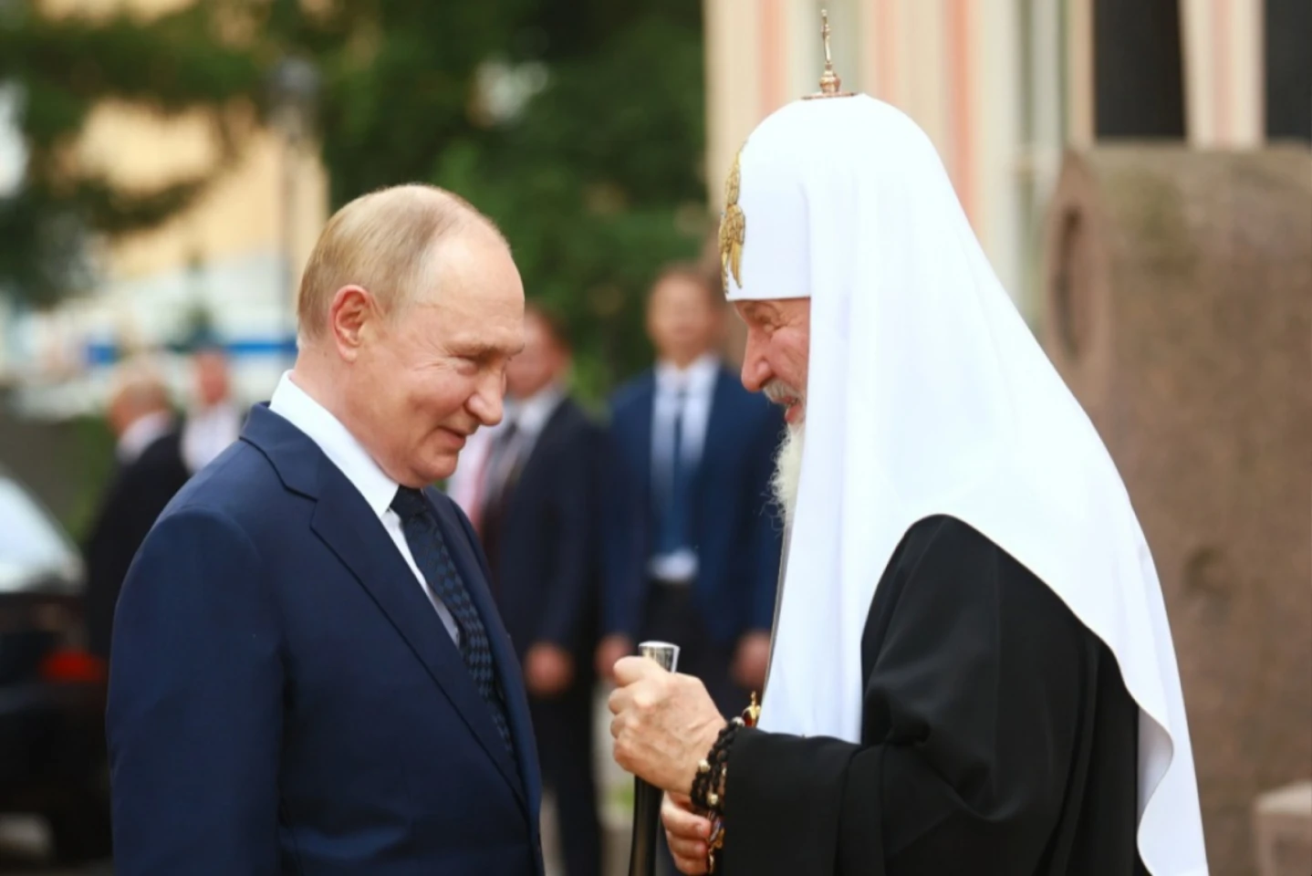 Migranți pe front, Biserica și pedeapsa capitală, civili ruși uciși de armata rusă