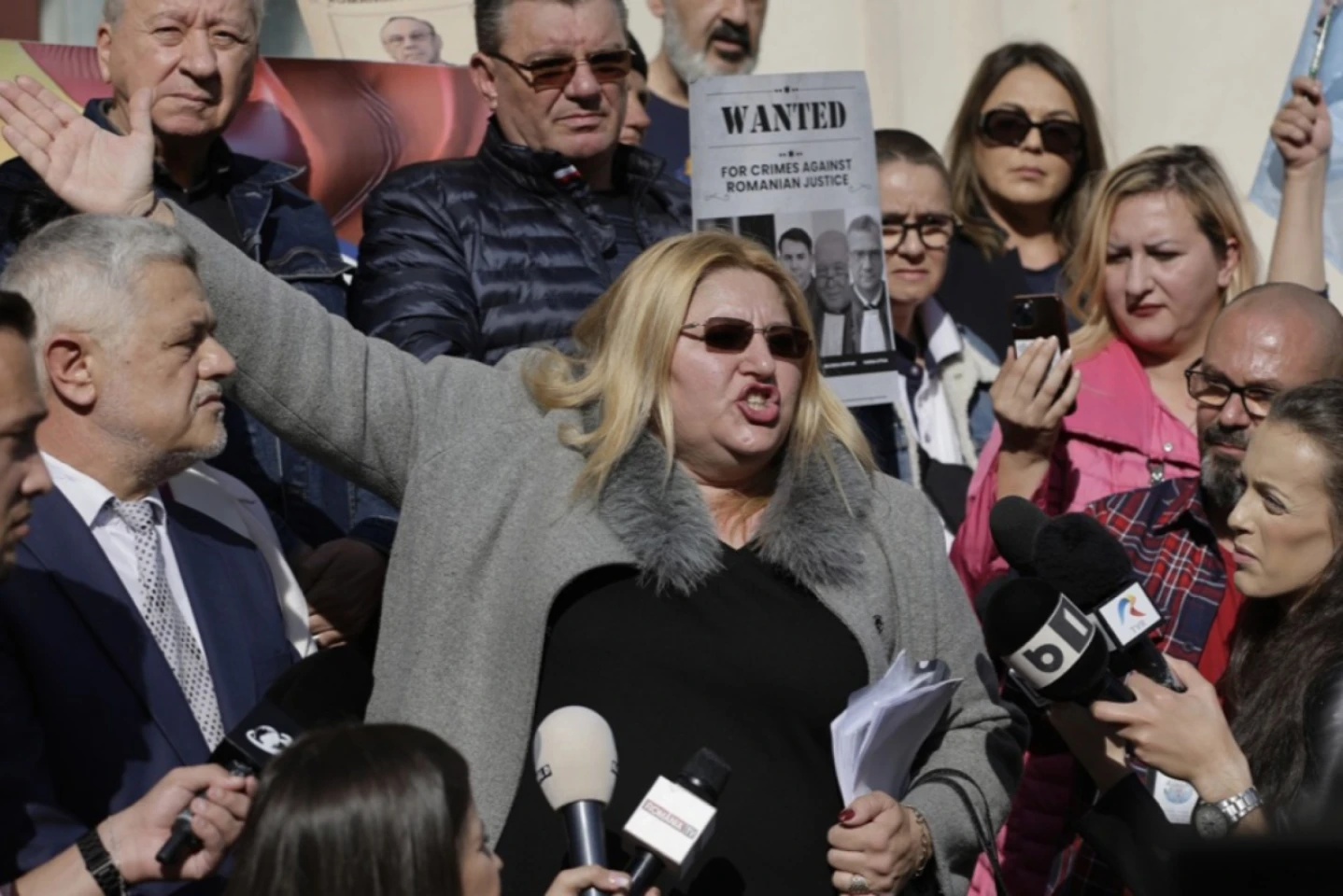 FAKE NEWS: În România nu există partide extremiste antioccidentale