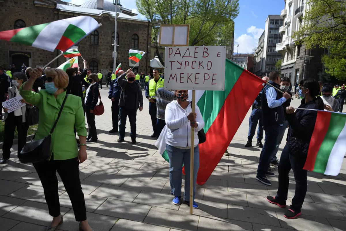 Preşedintele bulgar, Rumen Radev, a anunţat, marţi, convocarea de alegeri legislative anticipate pe 11 iulie