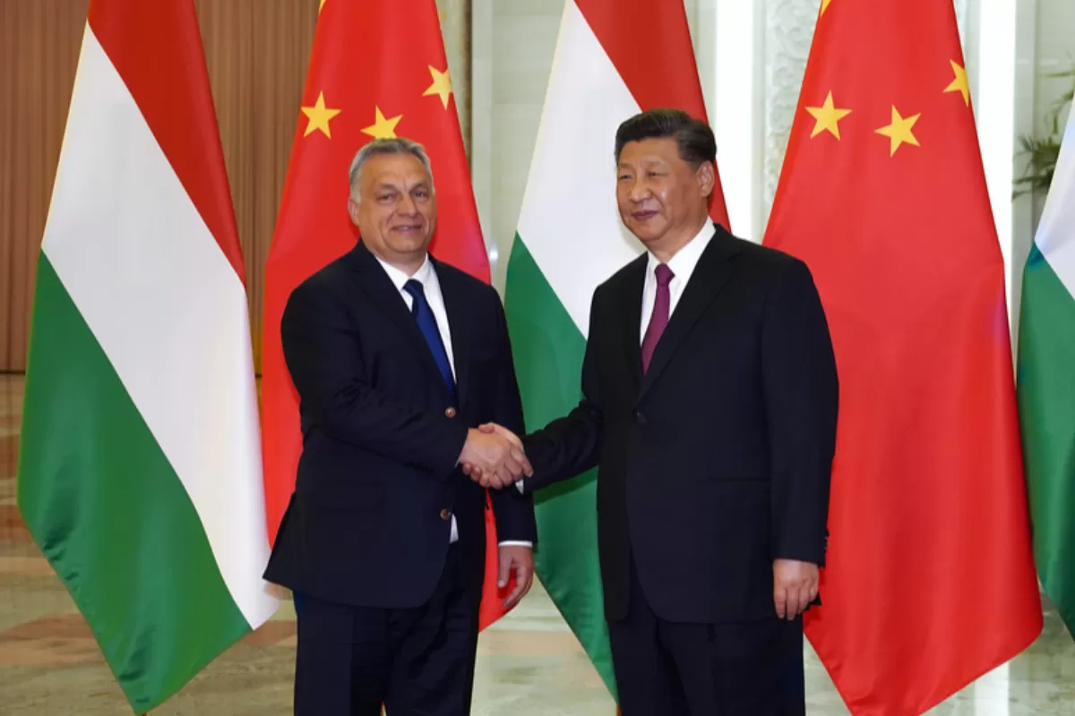 Pe măsură ce Orban privește tot mai spre Est, la Budapesta vântul bate dinspre Beijing