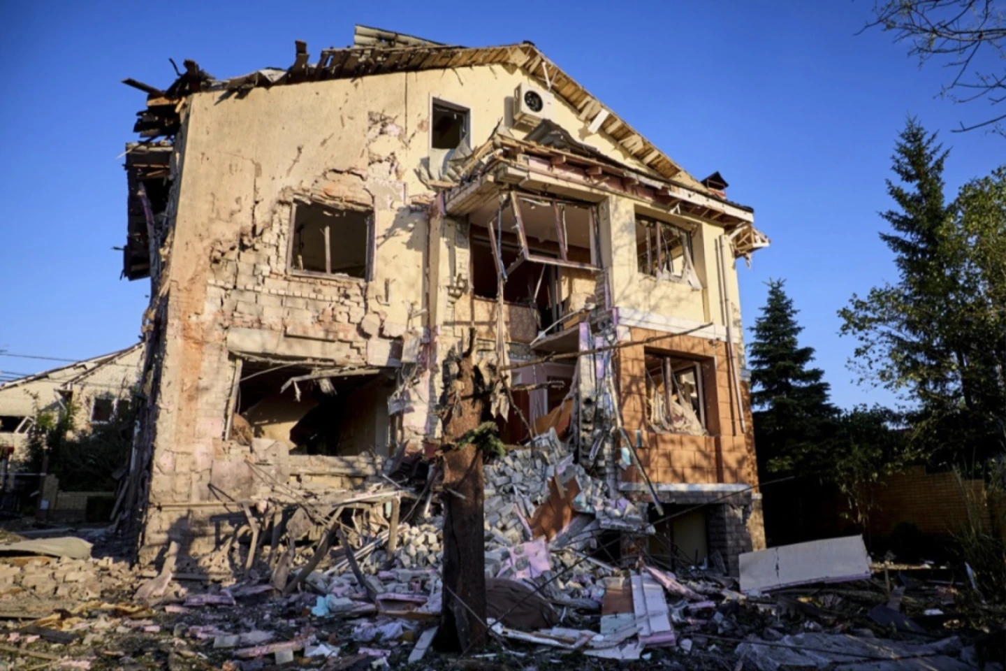 Ucraina arestează generali pentru eșecul apărării în regiunea Harkov