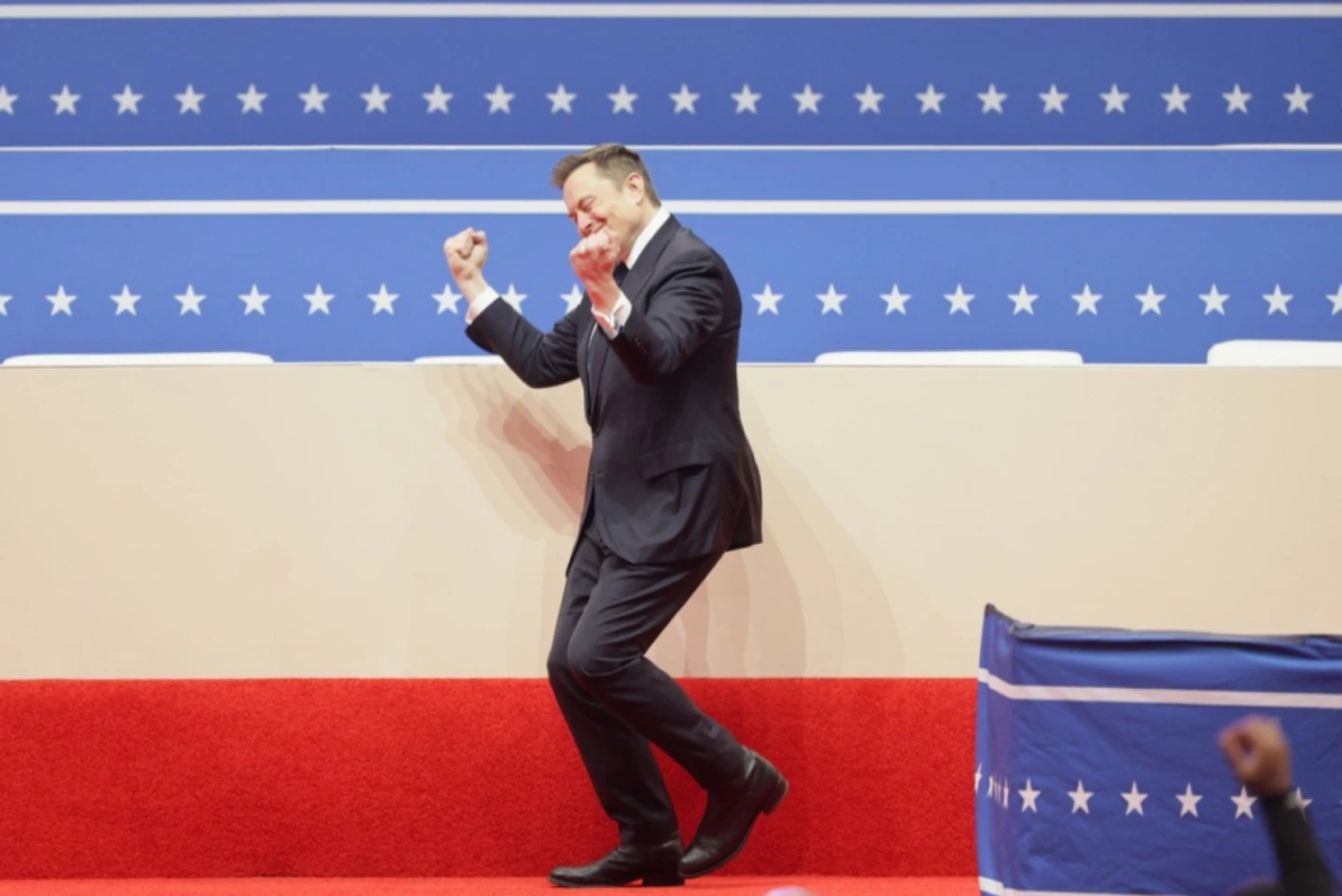 Elon Musk și naziștii, Mel Gibson și conspiraționiștii