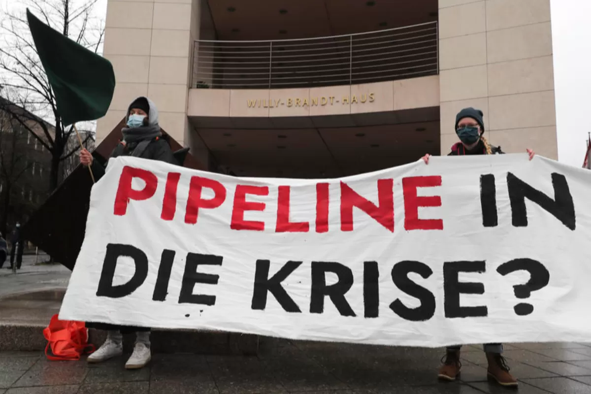 Ruşii montează conducte pentru gazoductul Nord Stream 2 în apele teritoriale germane