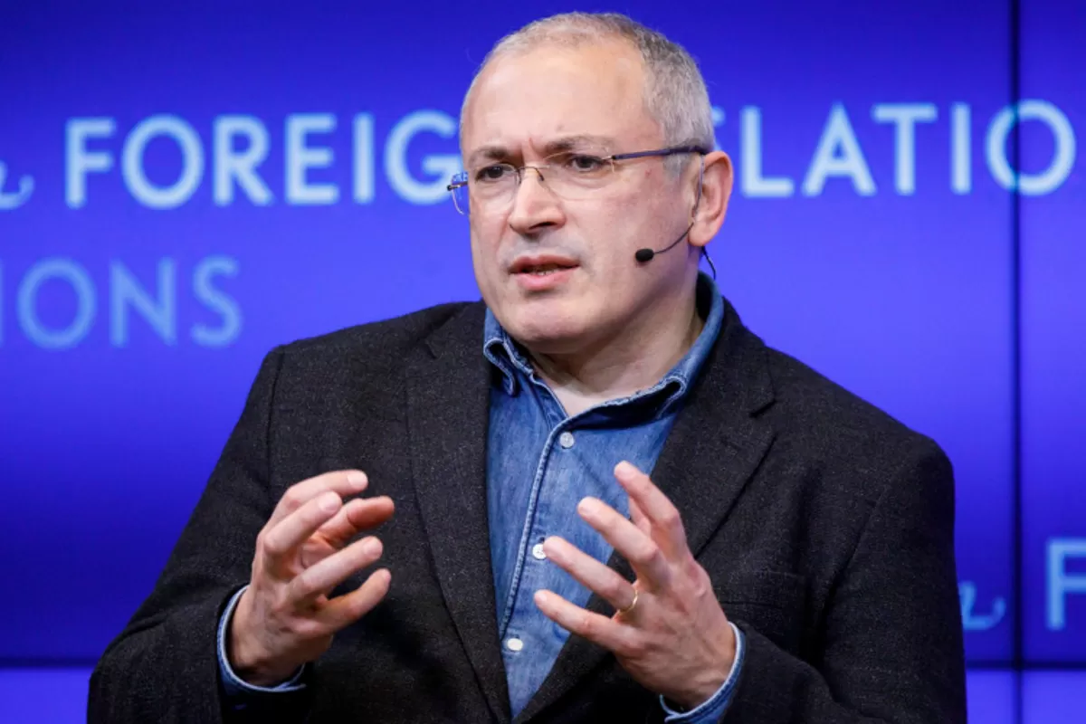 Organizaţia Open Russia, fondată de oligarhul exilat şi inamic al Kremlinului Mihail Hodorkovski, a anunţat, joi, că-şi încetează activităţile