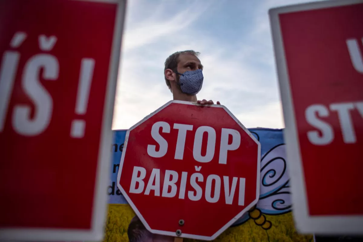 Guvernul ceh de centru-stânga riscă să pice, joi, în urma unei moțiuni de cenzură