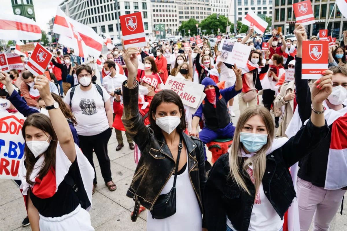 Zeci de exponenți ai regimului autoritar din Belarus au fost incluși pe o nouă listă de sancțiuni de către statele membre ale Uniunii Europene