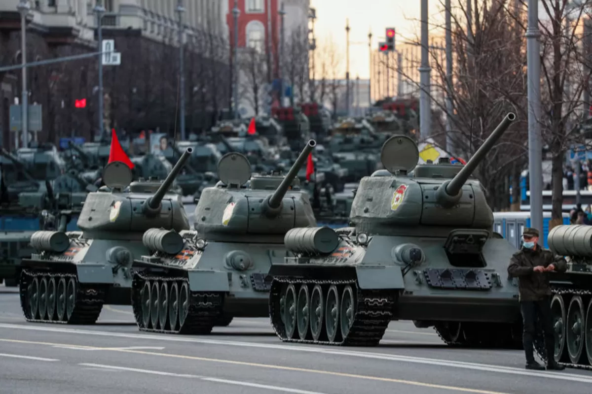 GRANI.RU: Putin face recurs la Ribbentrop