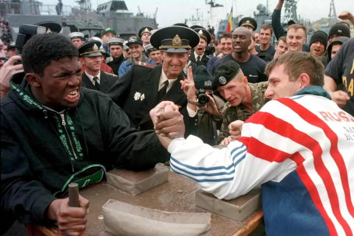 Ucraina și numeroase țări partenere au început, luni, exerciții militare comune în Marea Neagră