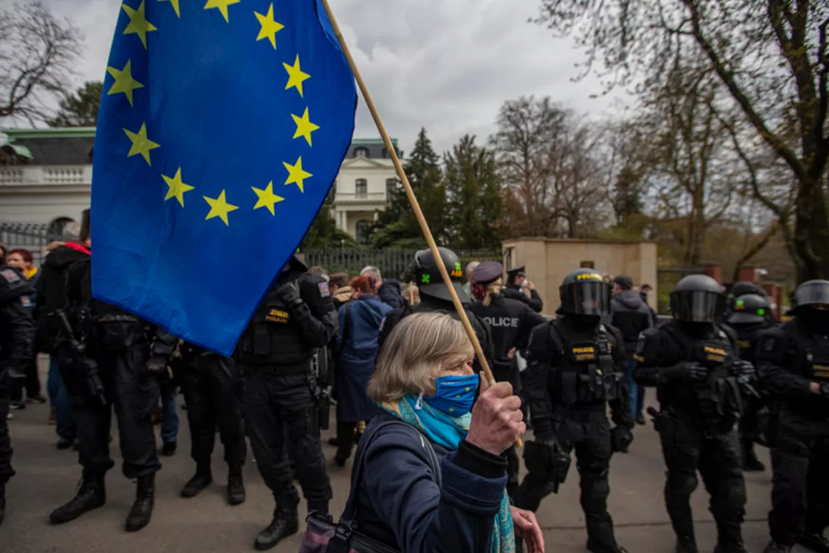 Praga solicită Moscovei despăgubiri după explozia din 2014 de la un depozit de armament, soldată cu doi morți și atribuită agenților ruși