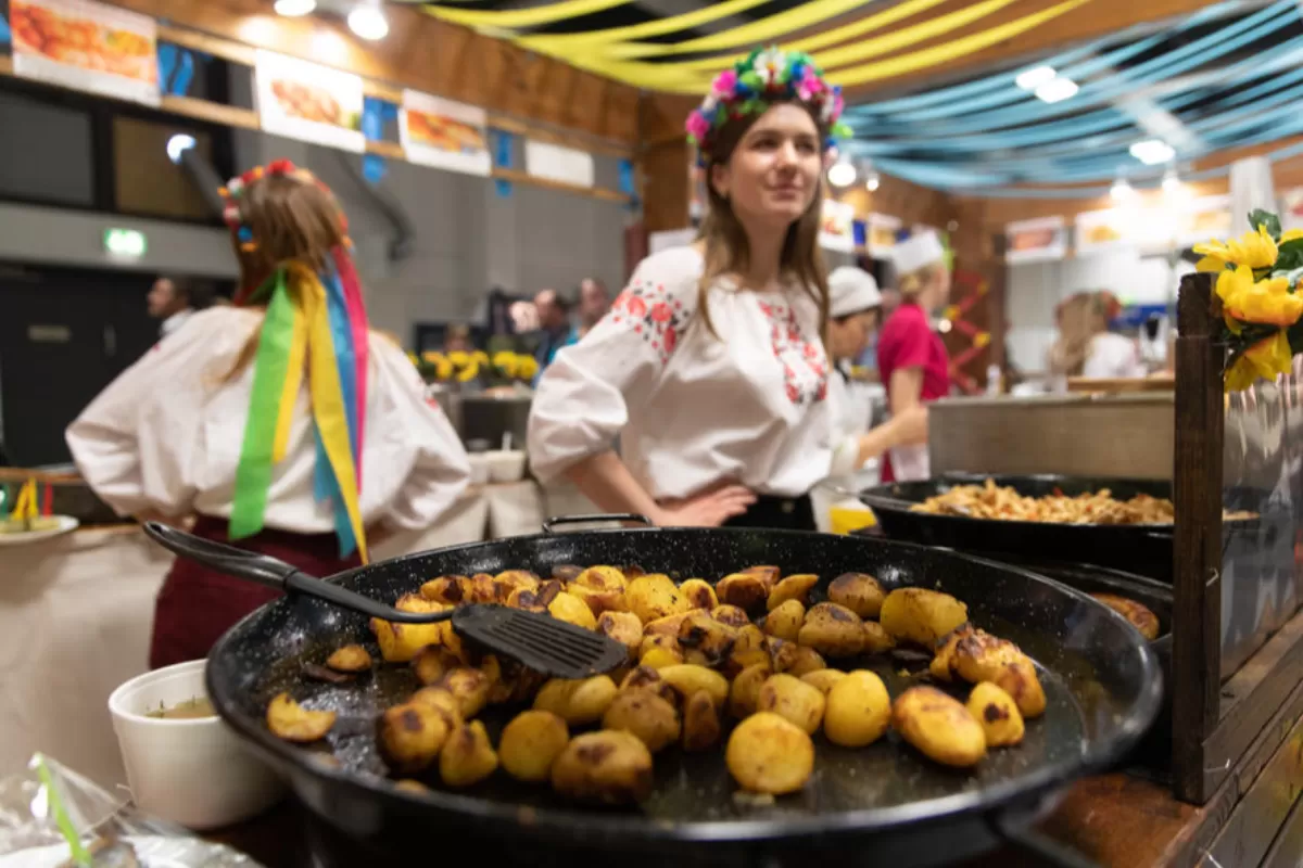 DEZINFORMARE:  În Ucraina copiii suferă de foame, iar reforma funciară va transforma statul într-o colonie a Occidentului