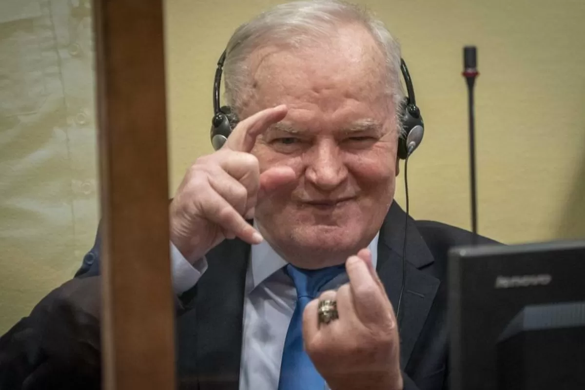 Parlamentul din Kosovo a adoptat o rezoluție care condamnă genocidul comis de trupele sârbe, în 1995, la Srebrenica, în Bosnia