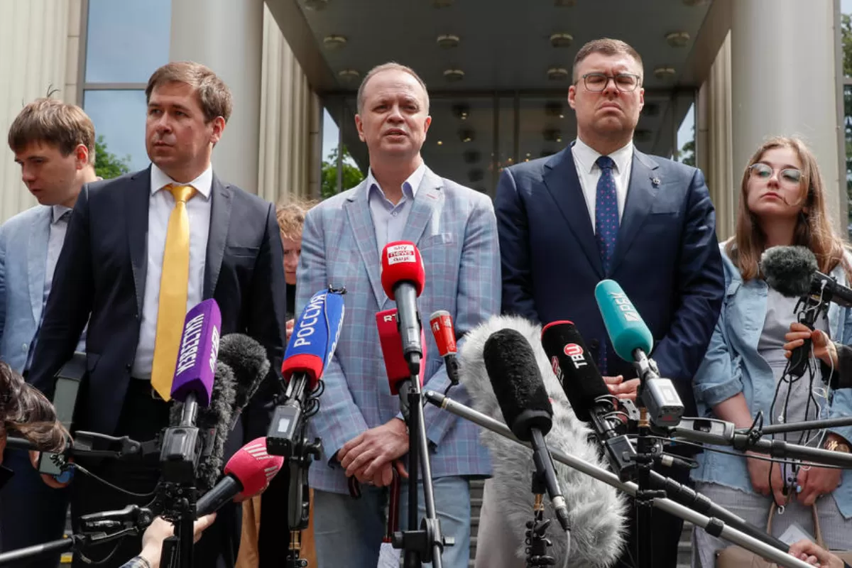 O echipă de avocați ruși, specializată în dosare riscante politic, a anunțat că se autodizolvă, de teama șicanelor în justiție