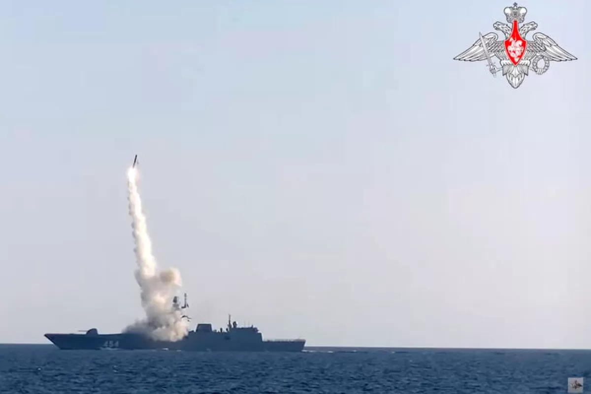 Rusia a anunţat, luni, că a testat cu succes o nouă rachetă de croazieră hipersonică Zircon