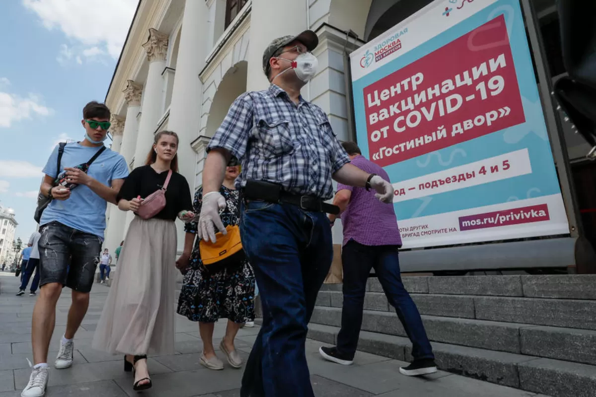 MEDUZA.IO: Repartizând coduri QR, Ministerul Dezvoltării Digitale din Rusia a dezvăluit accidental proporţiile reale ale epidemiei de COVID-19. Acestea depăşesc de CINCI ori datele oficiale.