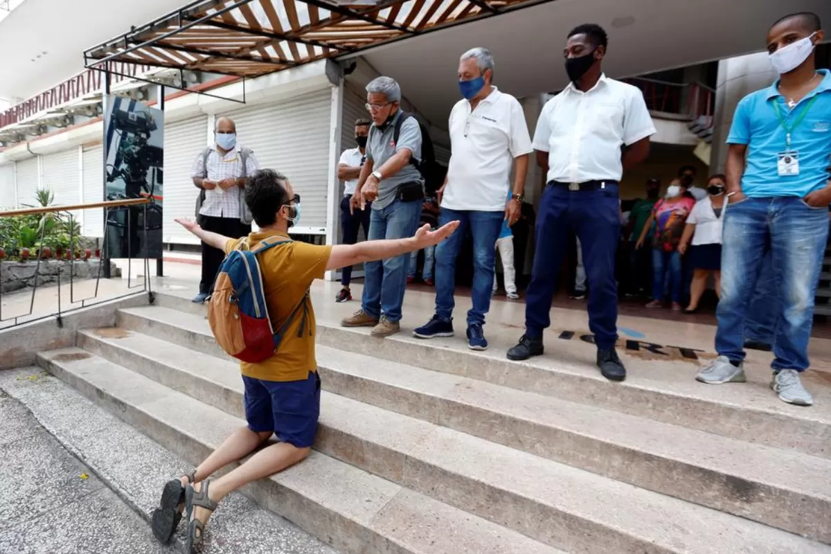 Cuba, de la pușcă la Facebook