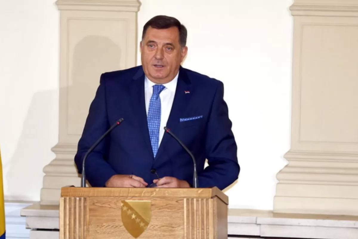 Membrul sârb al președinției tripartite de la Sarajevo, Milorad Dodik, a calificat Bosnia drept o țară imposibilă și a propus separarea comunităților componente