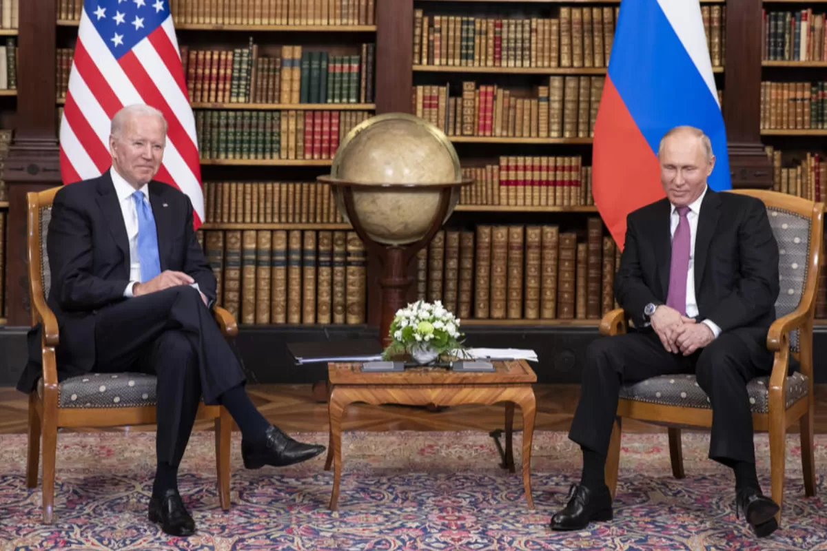 EJEDNEVNÎI JURNAL: Războiul rece - aşa cum este