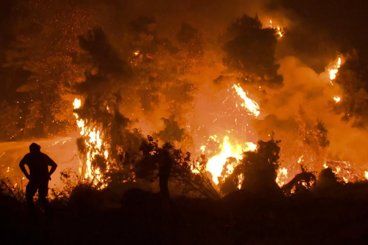 Premierul grec, Kyriakos Mitsotakis, mulțumește Bucureștiului pentru efortul pompierilor români care participă la stingerea devastatoarelor incendii de vegetație din țara lui