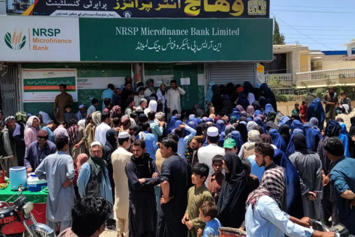 Macedonia de Nord a anunțat, marți, că va primi refugiați afgani, între care femei și copii, care fug din țara lor de teama talibanilor